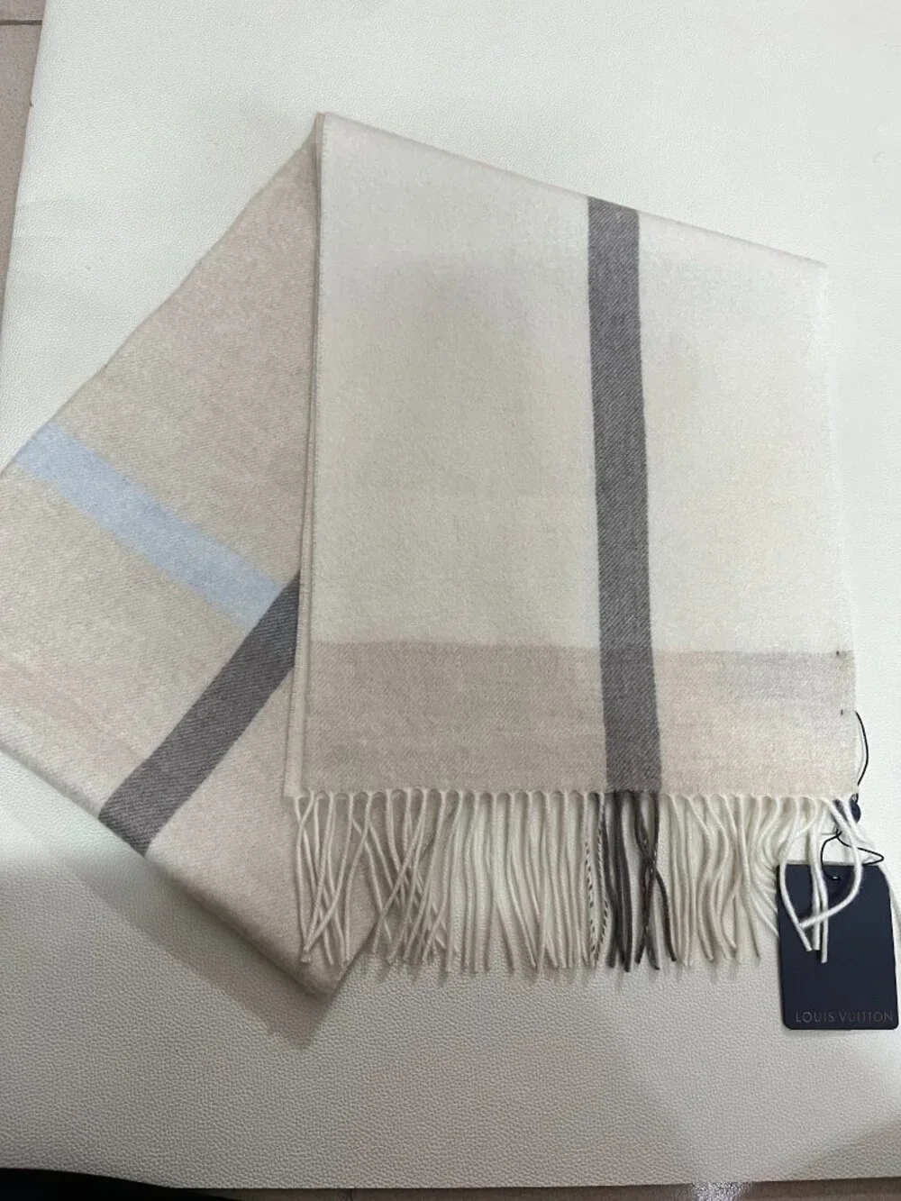 Louis Vuitton Cashmere Scarf - Picture 5 of 5